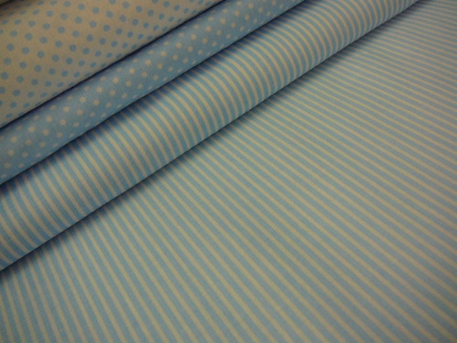 Bavlněná látka - metráž - světle modrý proužeček na bílé - š. 150 cm