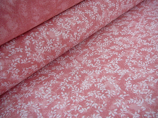 Bavlněná látka - metráž - větvičky na starorůžovém mramoru - š. 140 cm