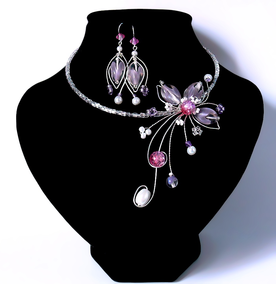 Taková fialovo fuksiová