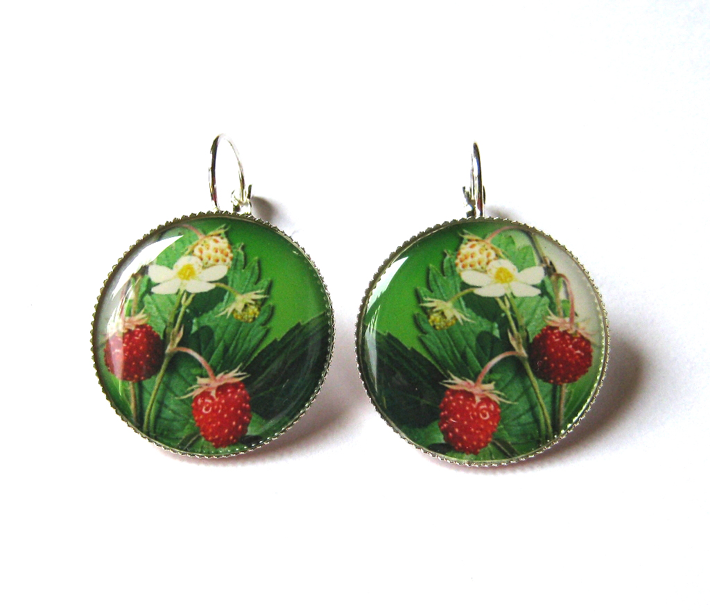 Když se jaro s létem líbá jahodovými rty.