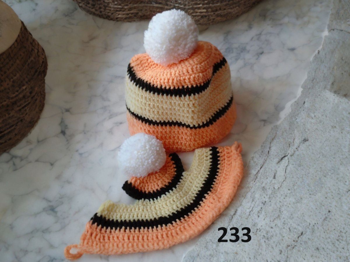 Háčkovaný set pro koně a jezdce