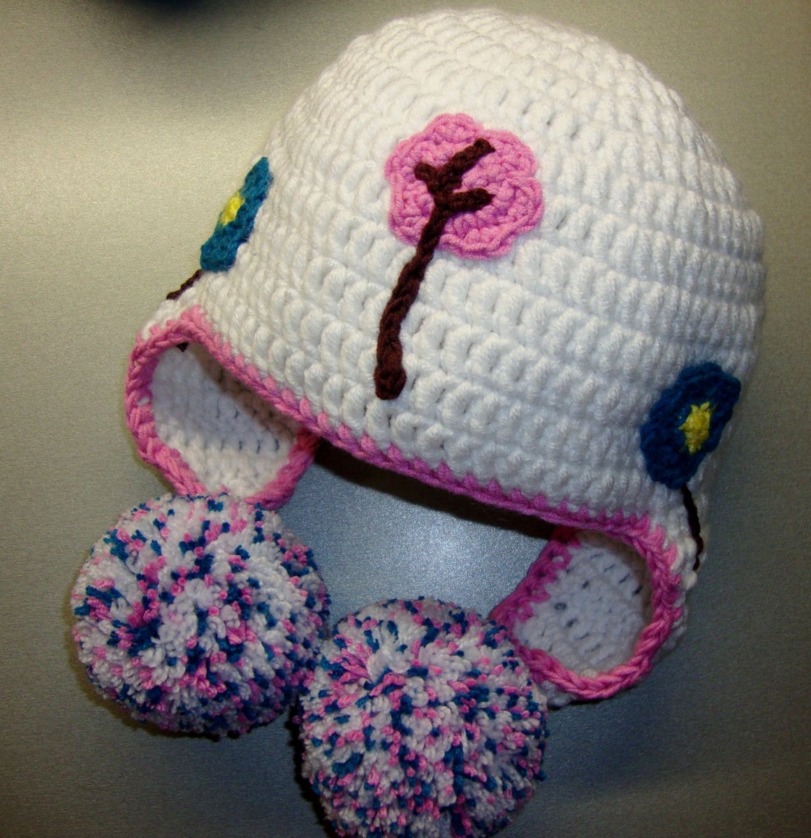 Háčkovaná ušanka pro obvod 47-49cm