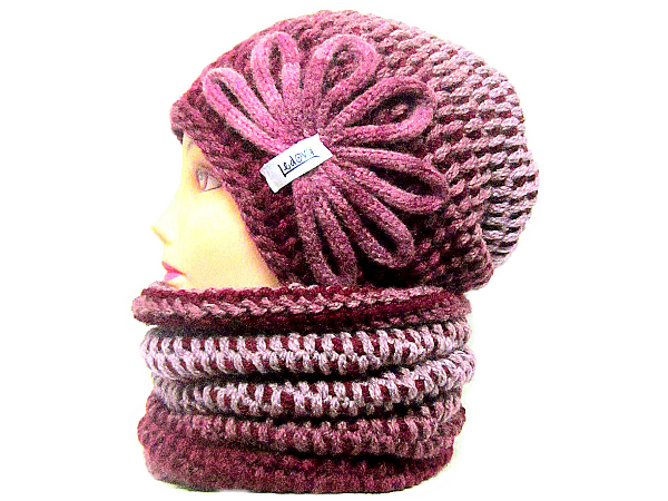 SOUPRAVA ČEPICE A NÁKRČNÍKU S APLIKACÍ / OMBRÉ