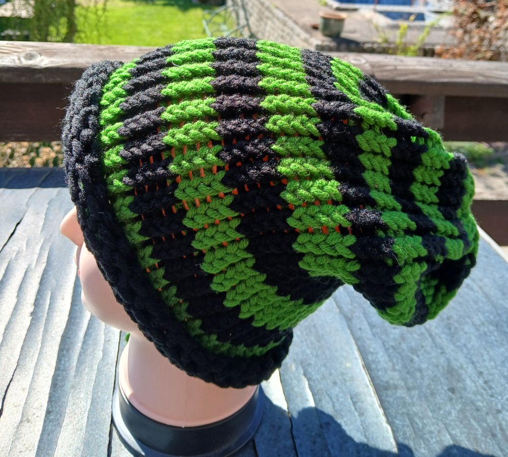 Pletená spadlá čepice  