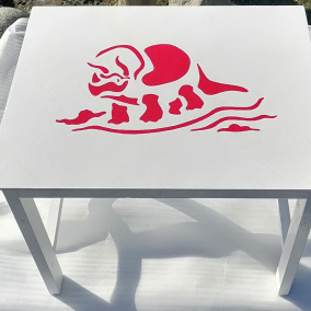 Stoleček a židlička (ruční výroba) / stolička