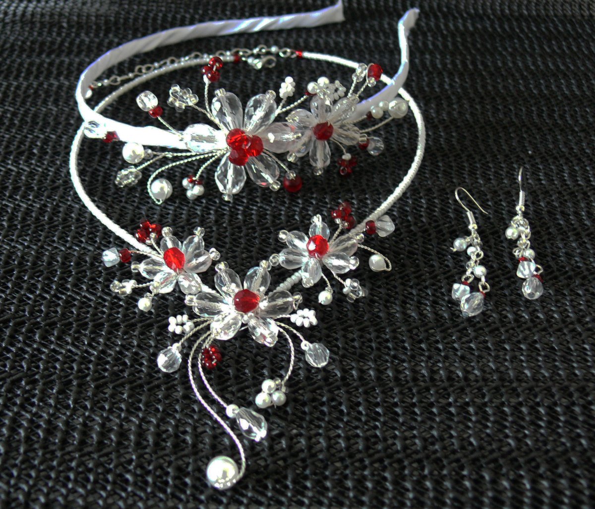 Dámské originální šperky v červené