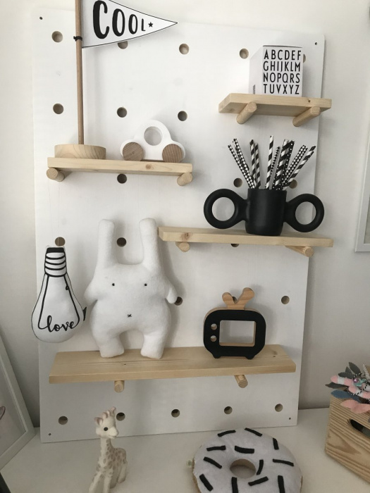 Polička Pegboard 