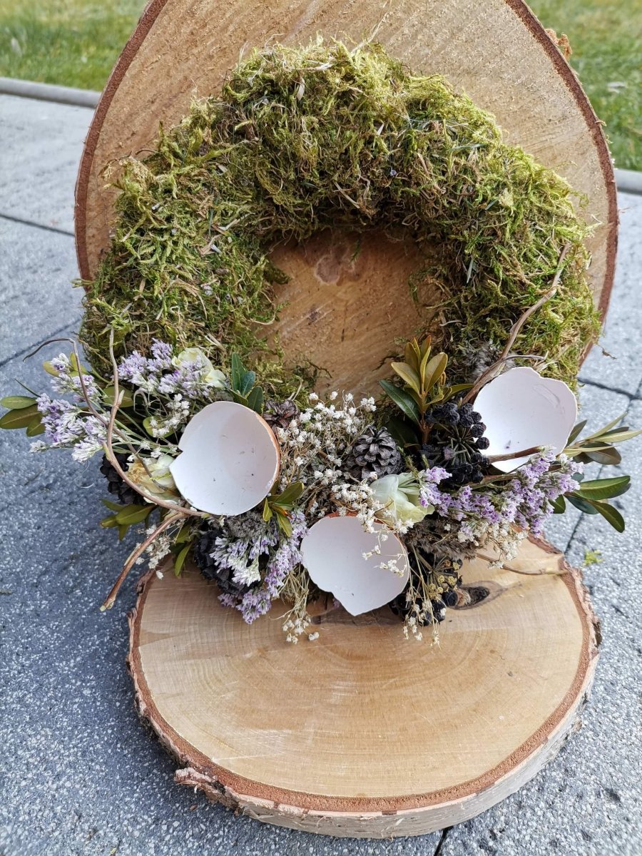 Jarní velikonoční přírodní věnec z mechu 