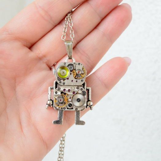 ROBOT, steampunkový přívěsek, zelené oko