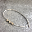 Tři srdíčka - bílý náramek