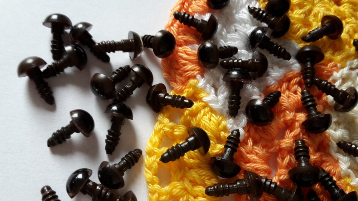 oči hnědé 8mm  OKO027