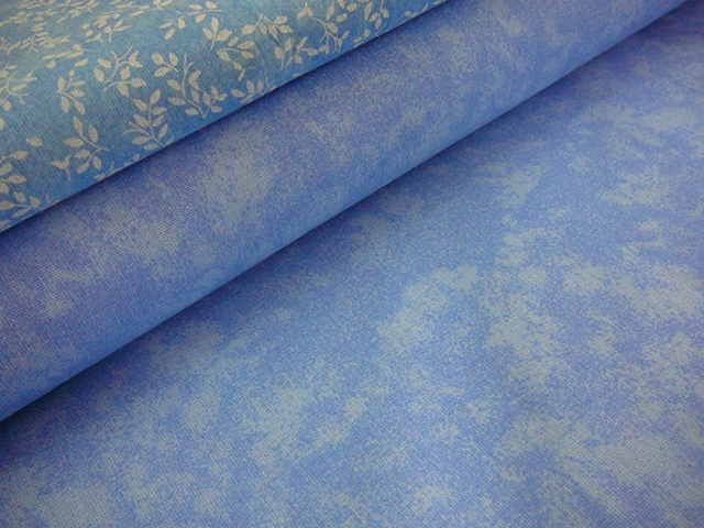 Bavlněná látka - metráž - sv.modrý mramor - š. 140 cm