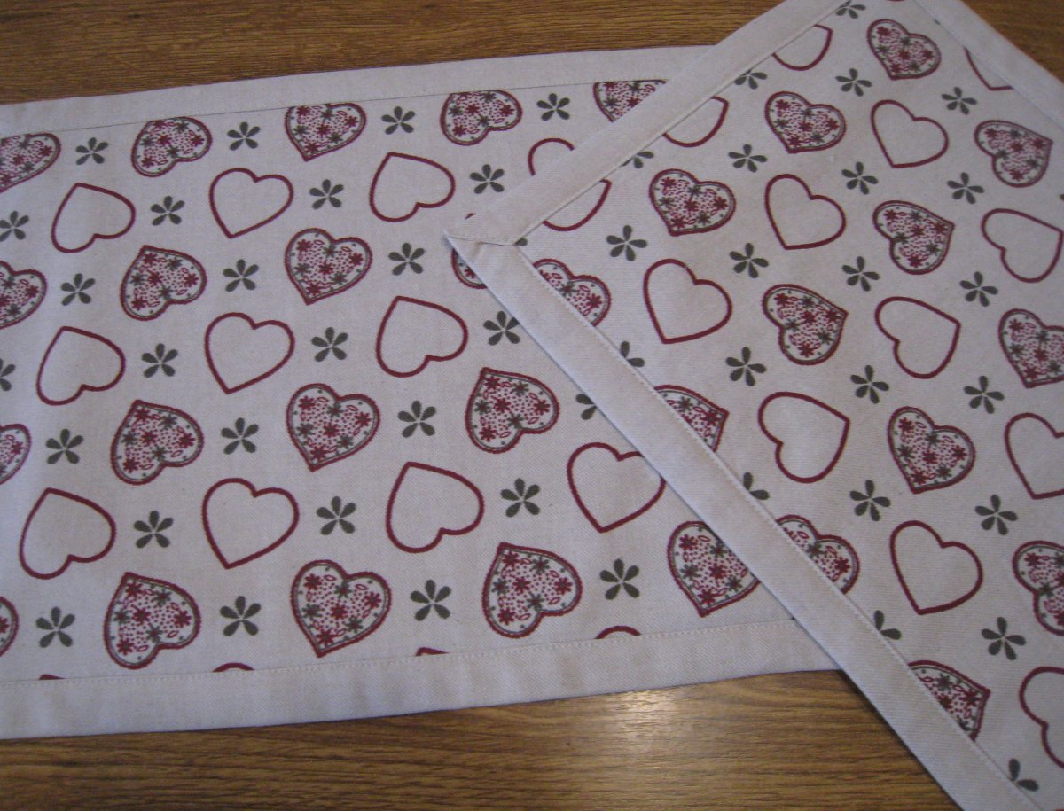 Prostírání-srdíčka