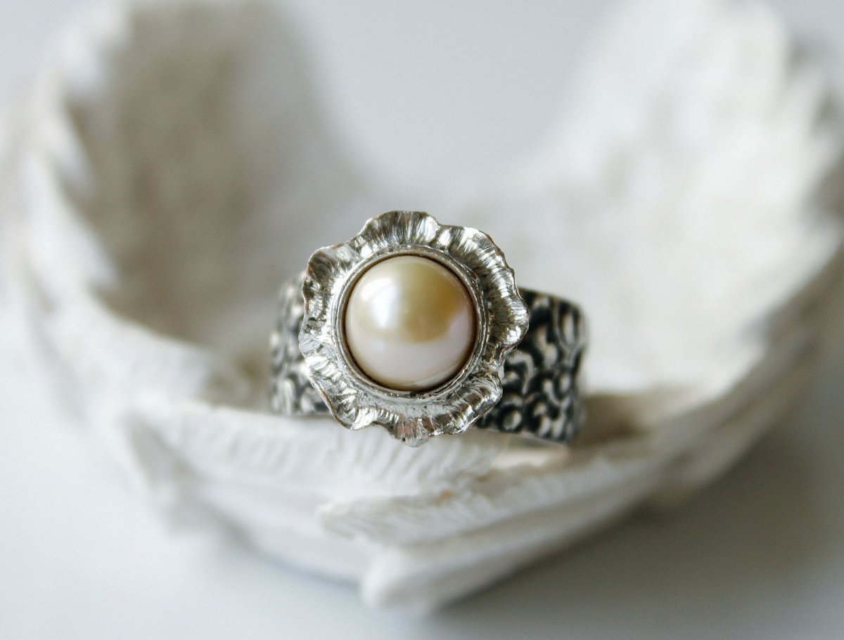 Jabloňový kvítek .. ( říční perla )