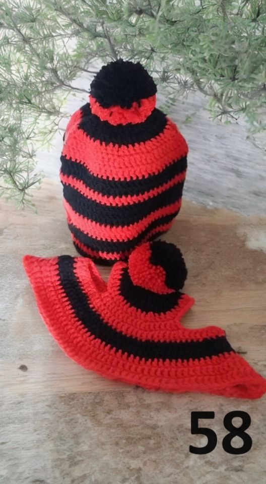 Háčkovaný set pro koně a jezdce