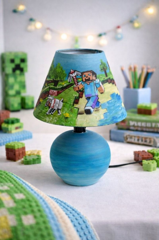 Ručně malovaná Minecraft lampička – originální dětská stolní lampa