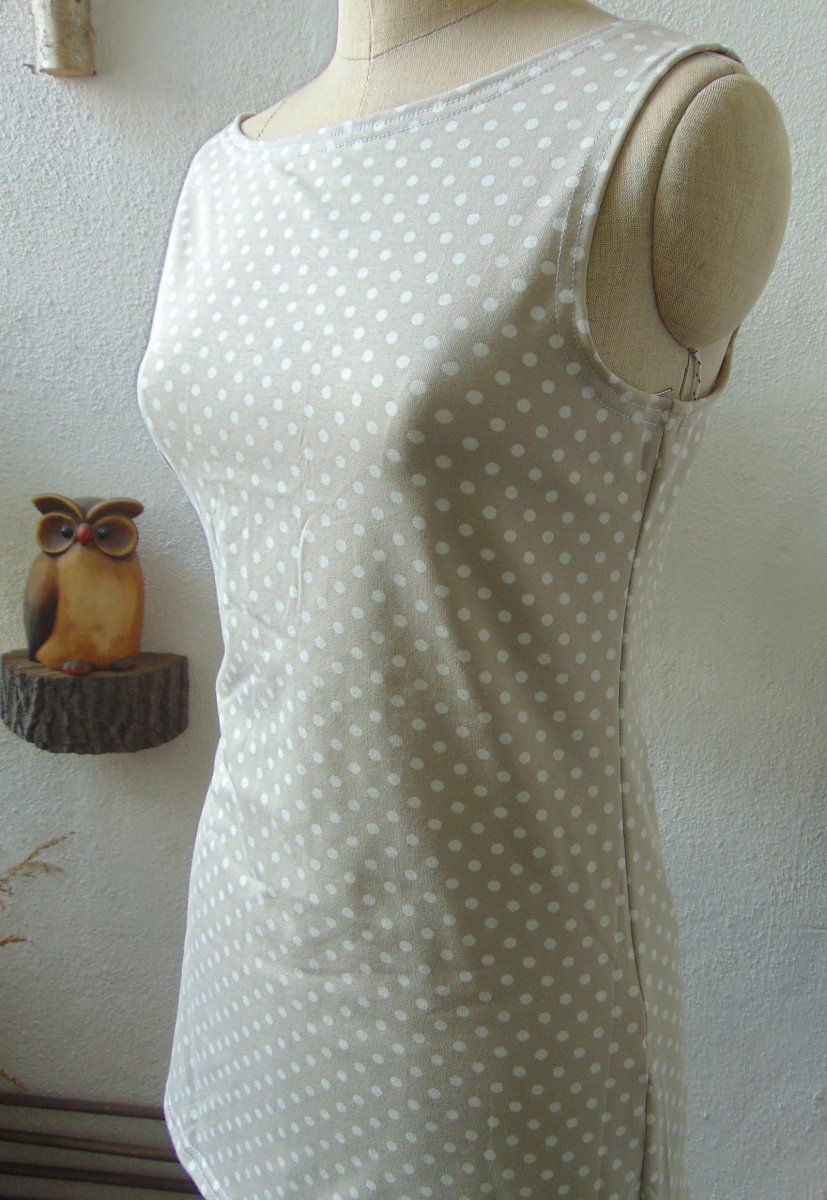 Top s lodičkovým výstřihem - puntík na béžové (bavlna)