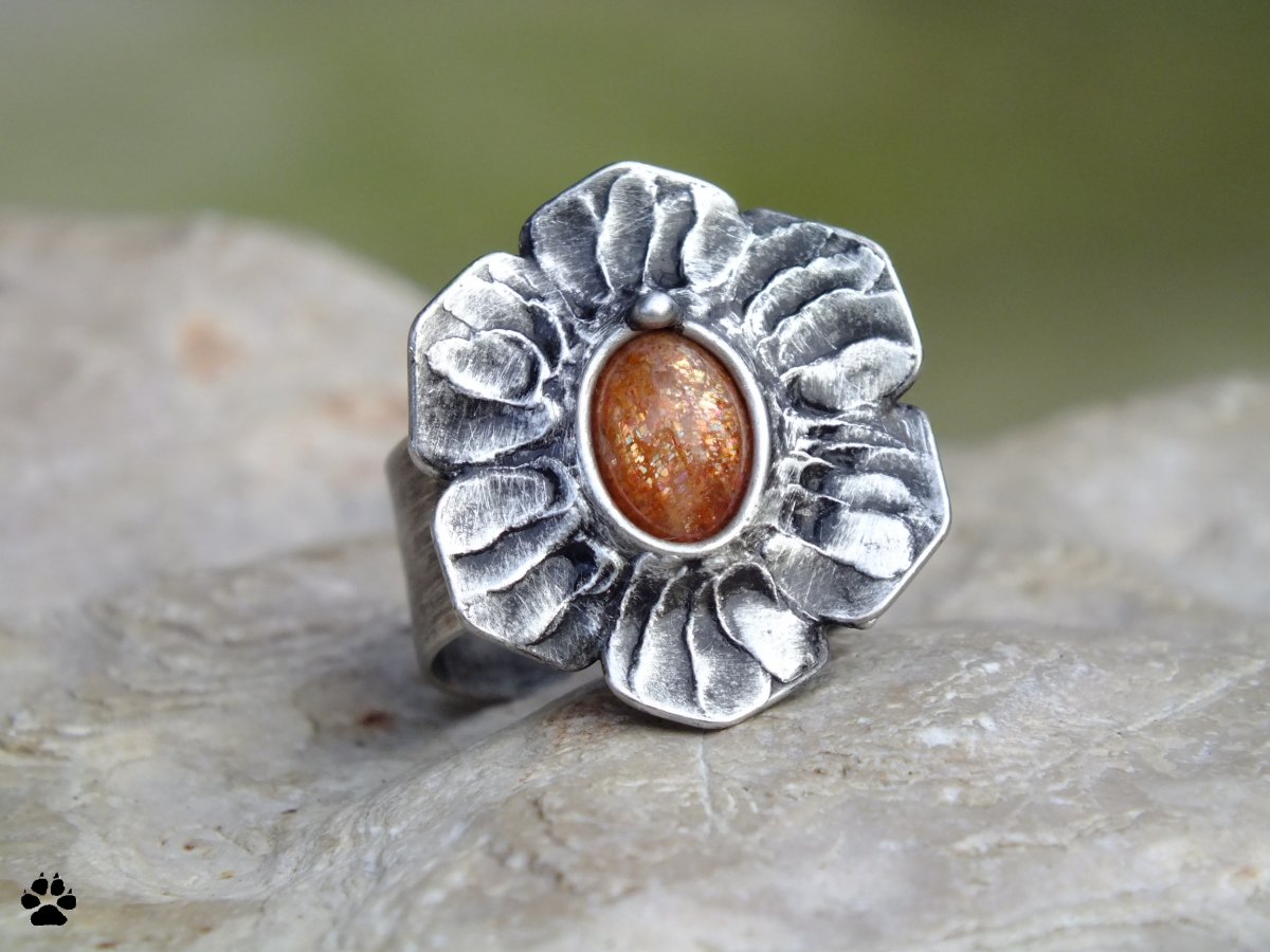 Zářivý kvítek - prsten se slunečním kamenem