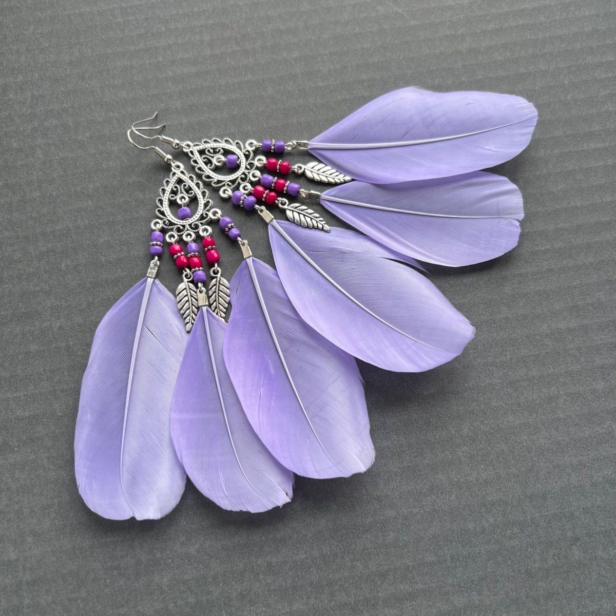 Peříčkové fialkové náušnice