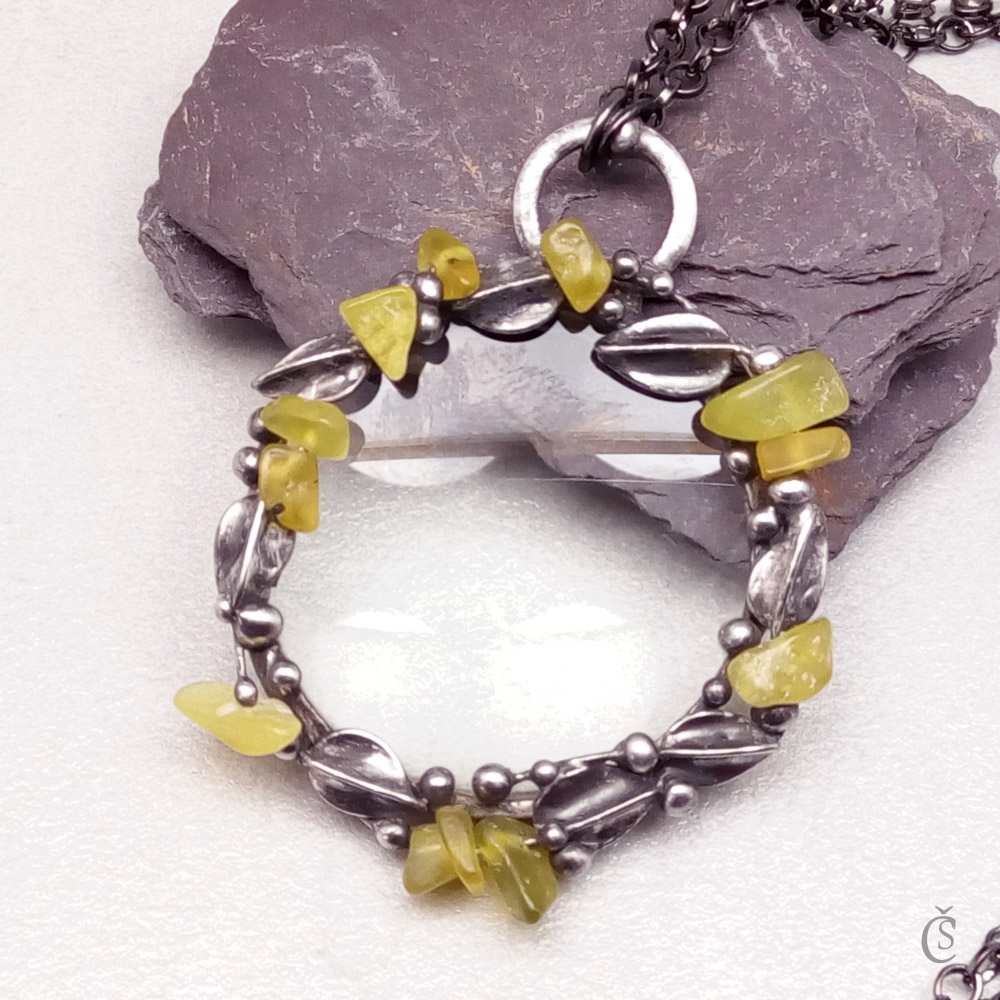 Lupa s lístky - Jadeit