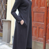 Černé šaty s kapucí - dlouhé