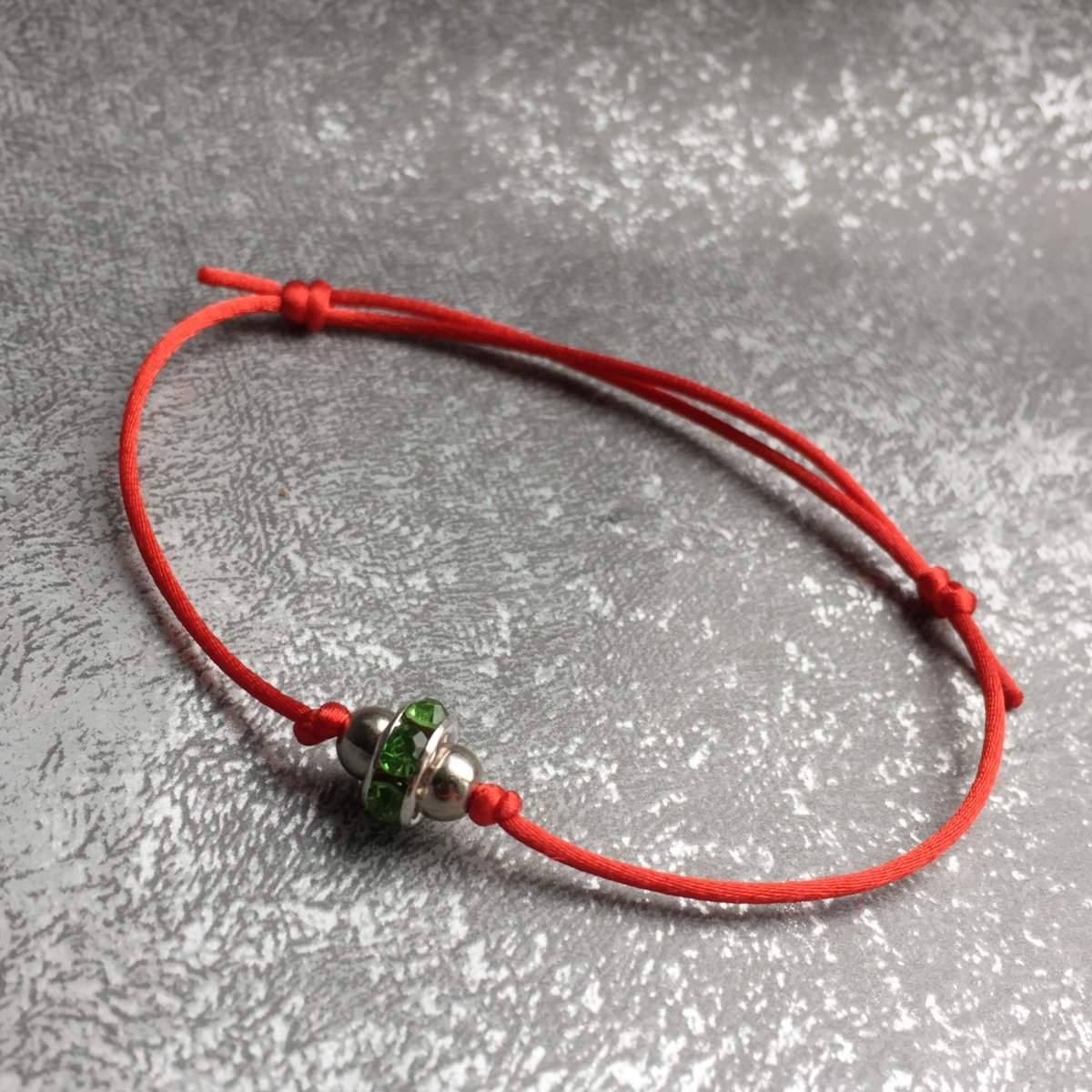 Náramek se zelenou rondelkou