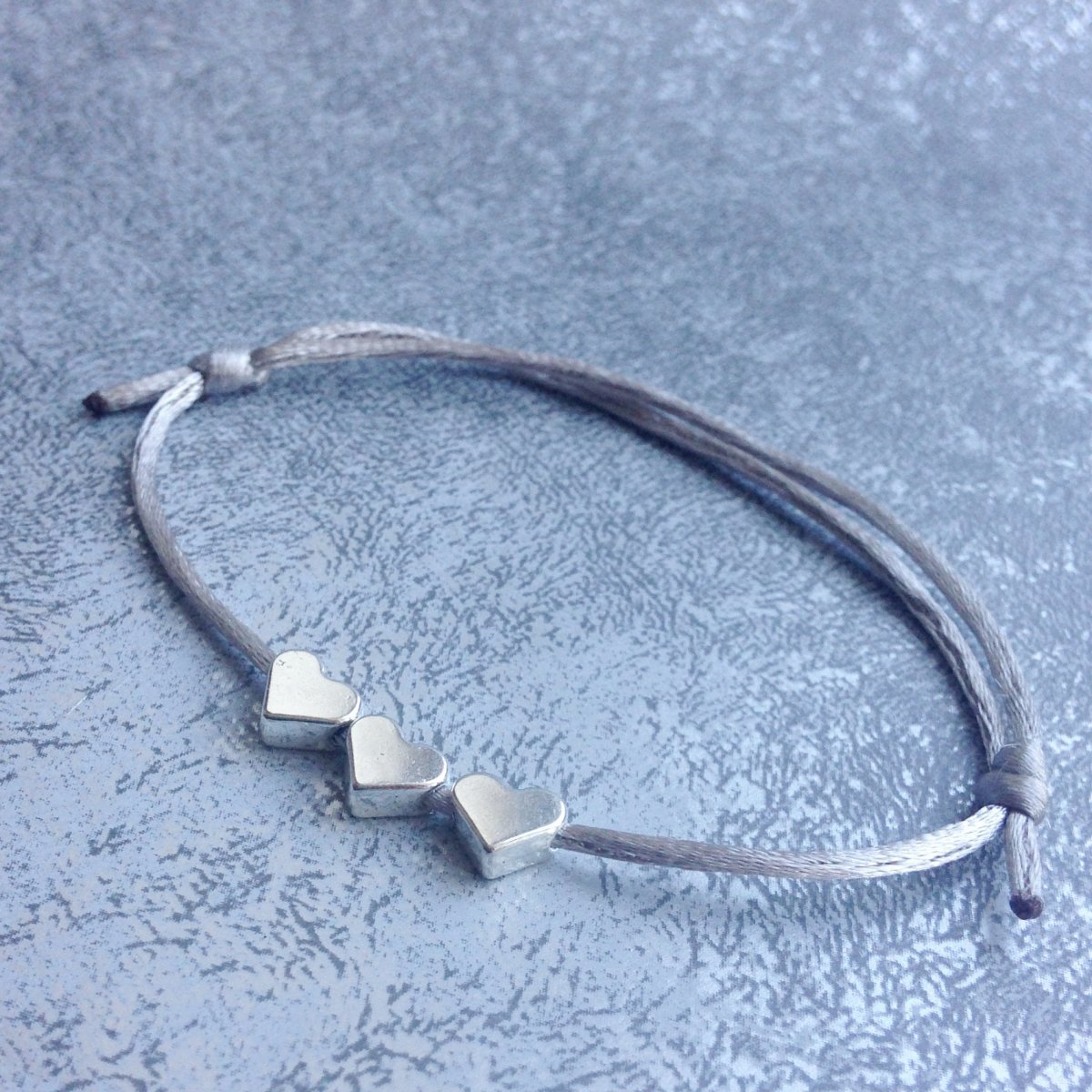 Tři srdíčka - stříbrný náramek 