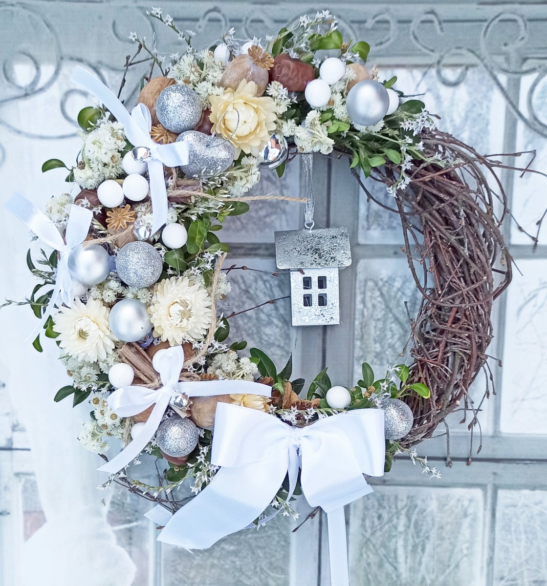 S domečkem, věneček