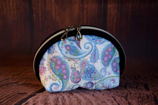 Kulatá kosmetická taštička - Paisley