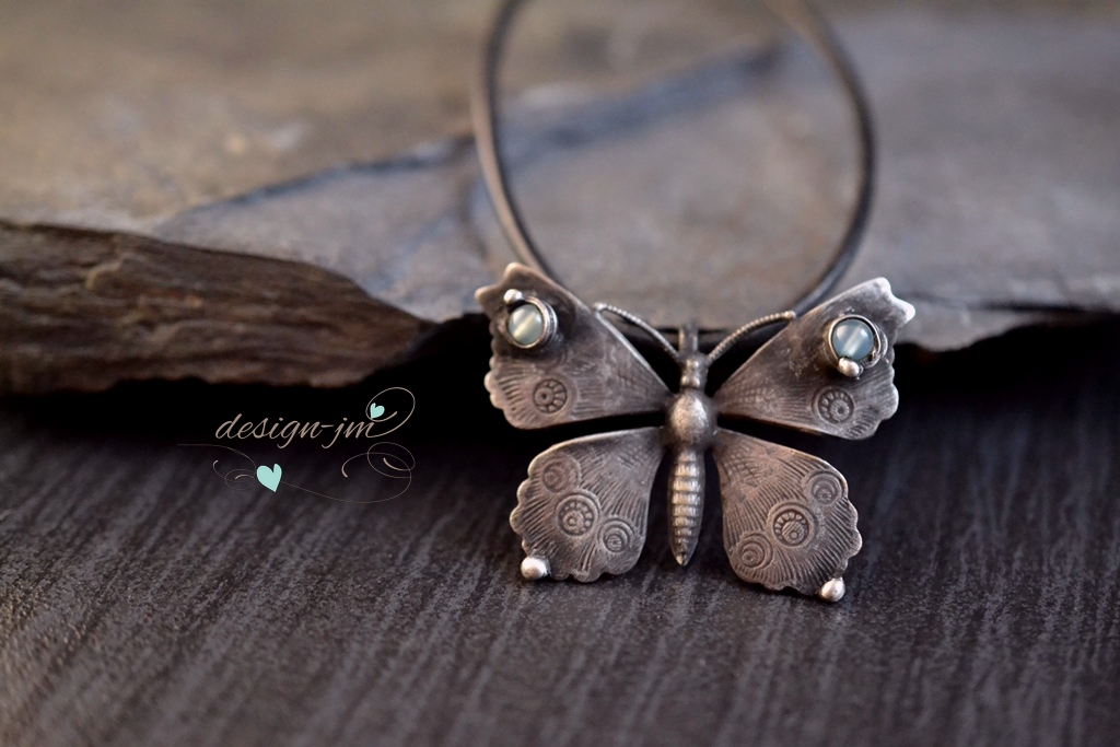 Motýl......achát....