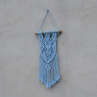 Macramé dekorace ve sv. modré