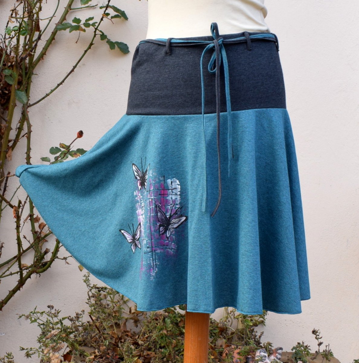 Motýli v petrolejovém melíru, kolová větší