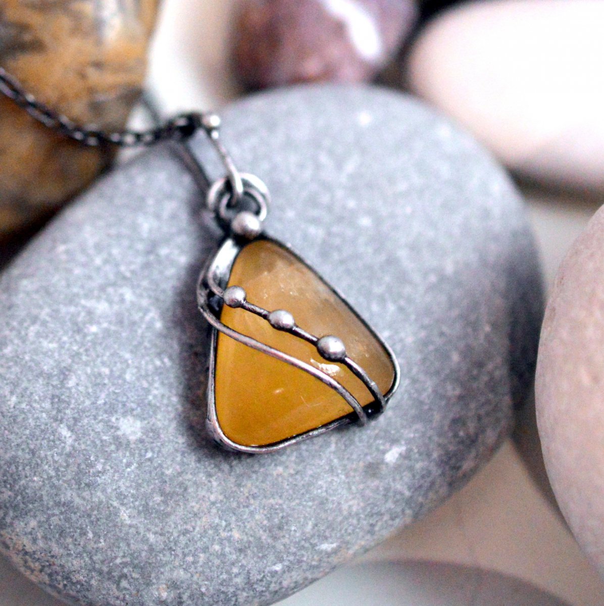 V žlutém oparu - přívěsek