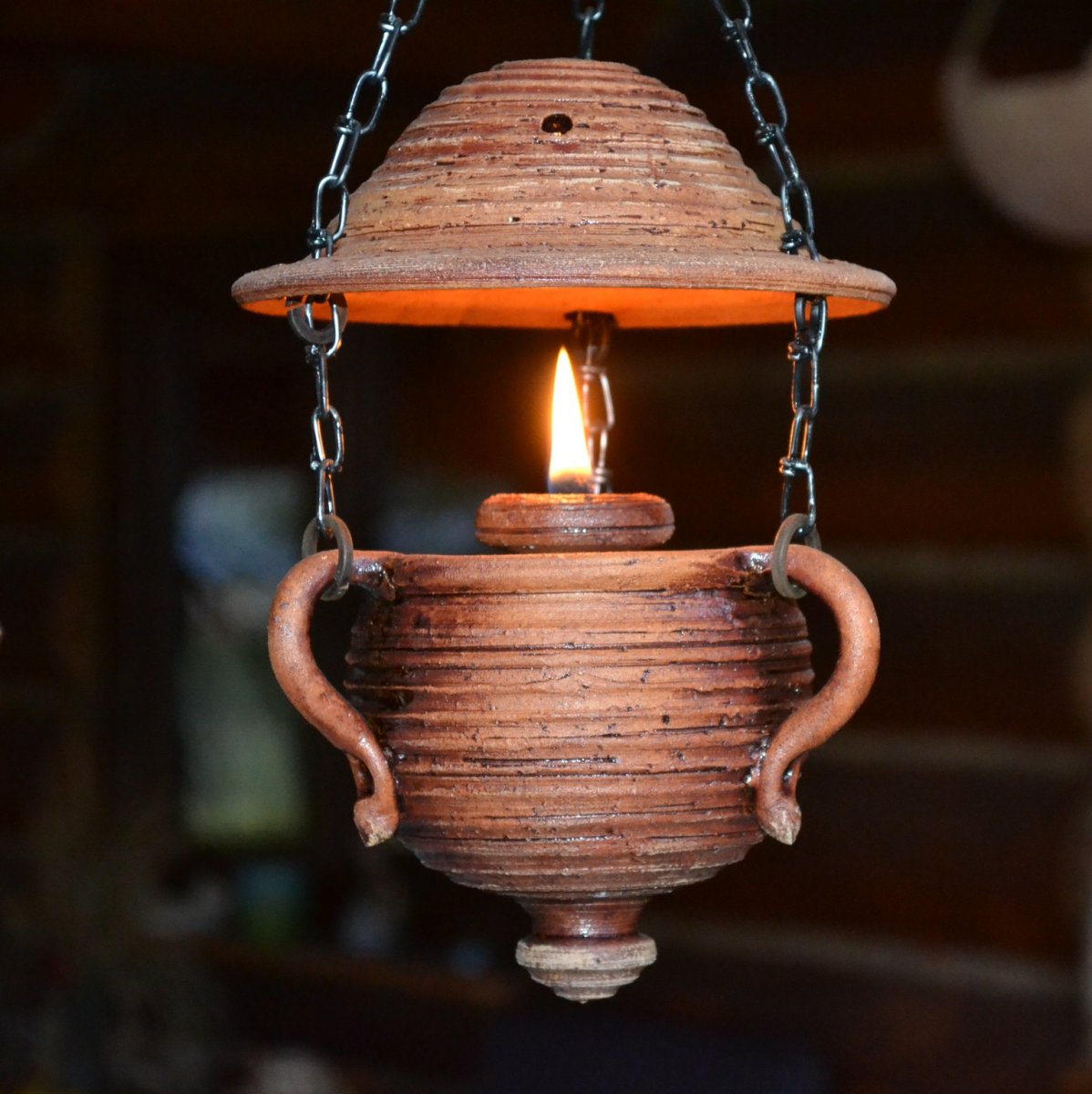 Závěsná olejová lampa