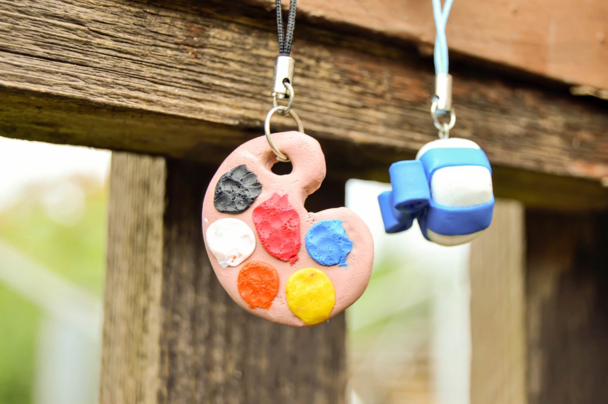 Dáreček a paleta - přívěšky na mobil, klíče, kabelku...