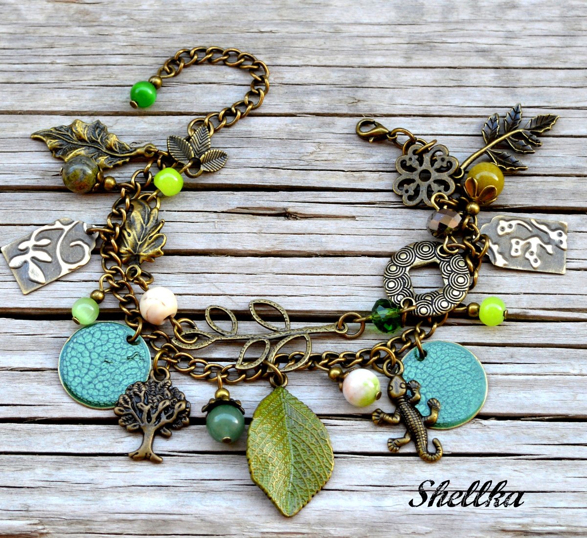 Náramek ,,WHITE & GREEN,,