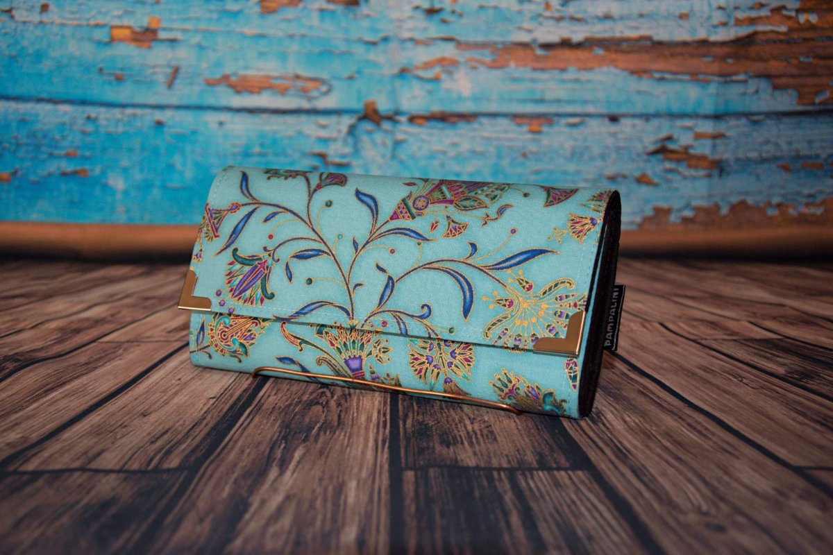 Zlaté květy na modré