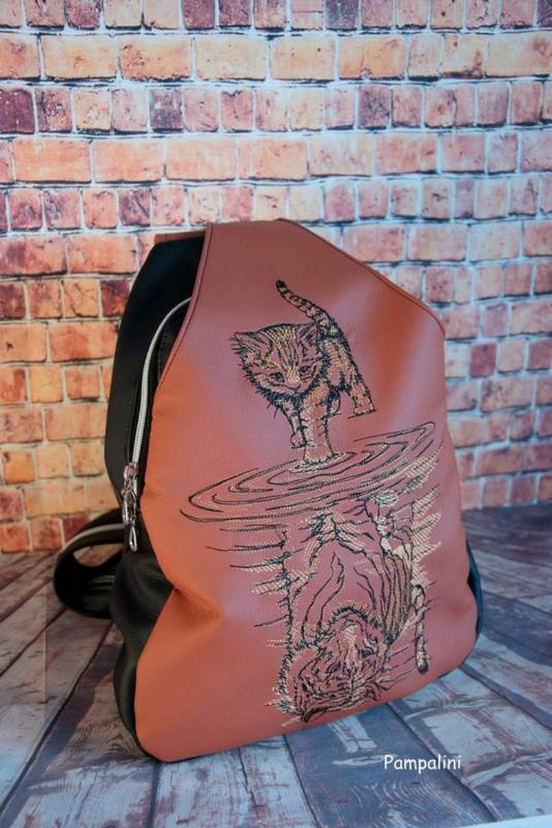 Batoh Arnošt - Cihlový s kočičkou