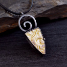 Zlatý amulet.........