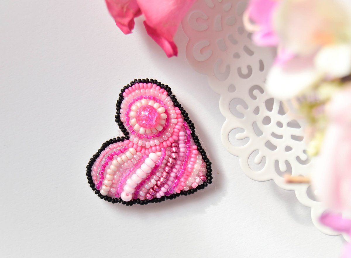 Růžové srdce - brož