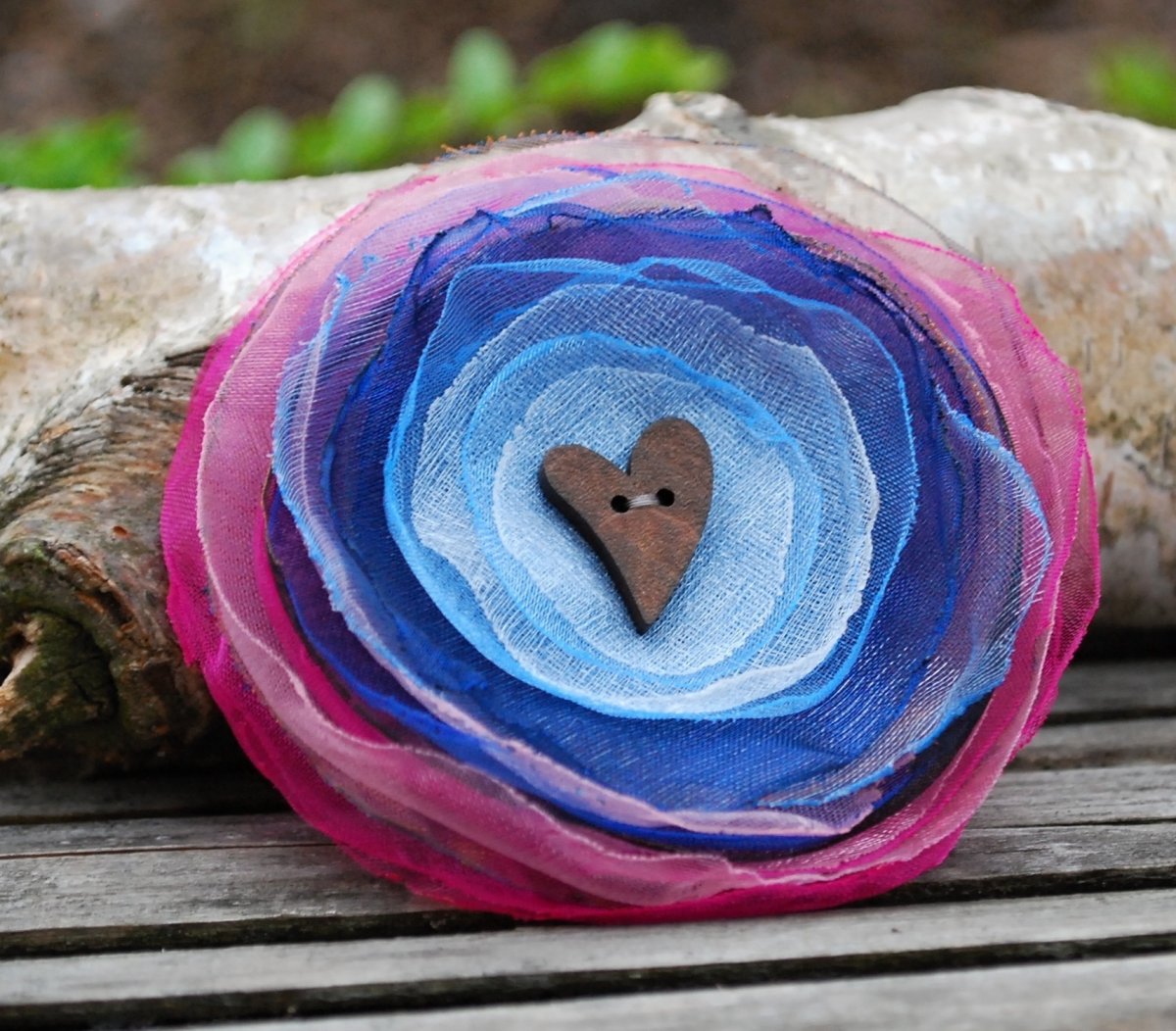 Brož se srdíčkem 1