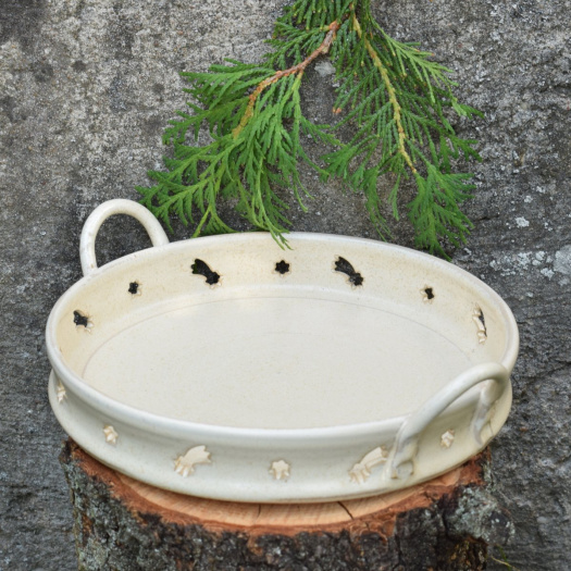 Béžový tác na cukroví