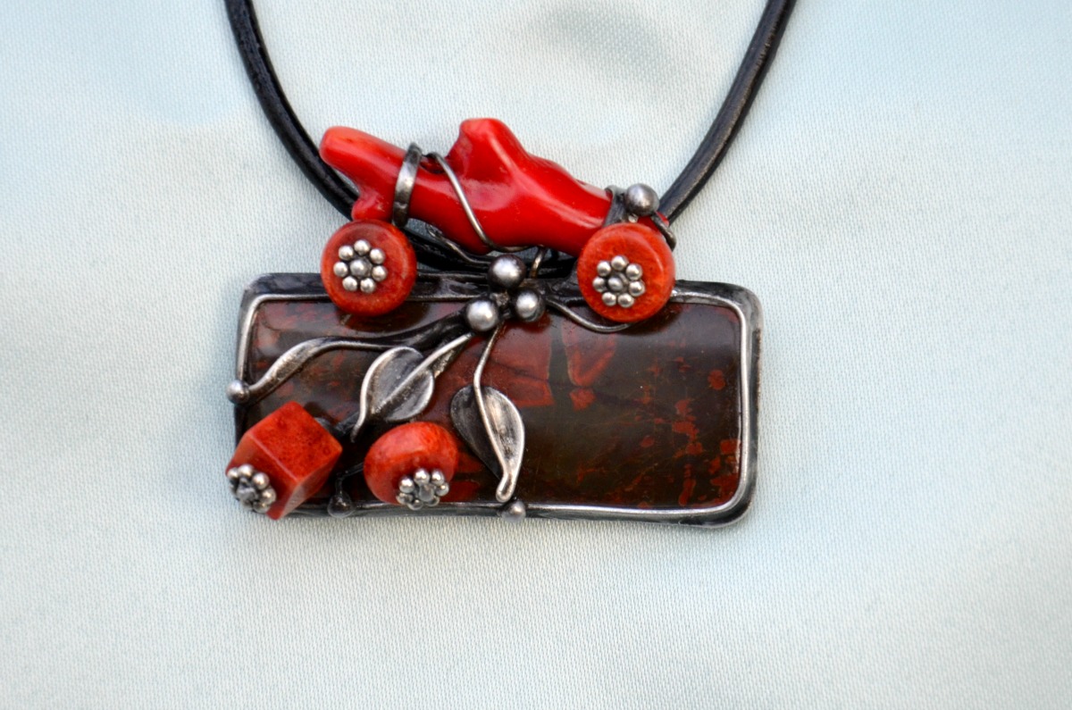 V květech - picasso jaspis, korál