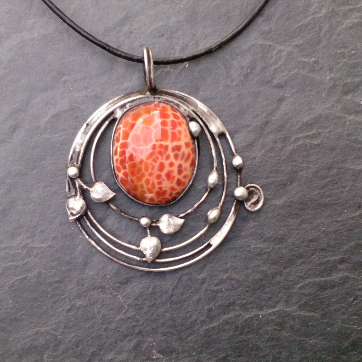 Náhrdelník ohnivý achát 