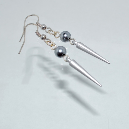 Náušnice - světle šedé ostny