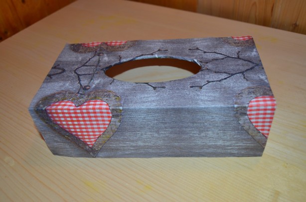 krabička na kapesníky srdíčko