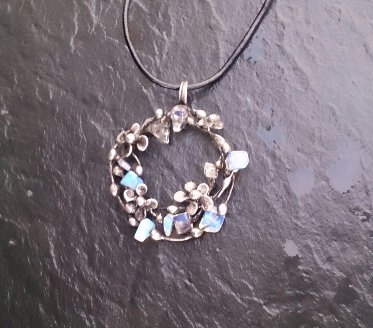 Náhrdelník věneček z opalitu