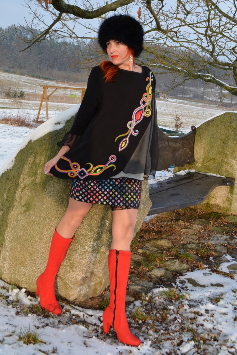 N.L.B. Asymetric Flower