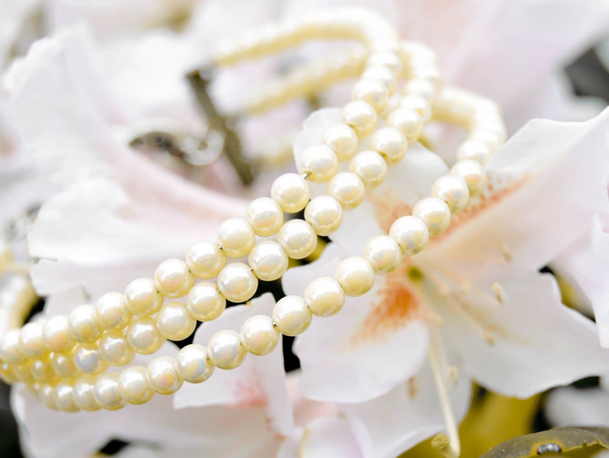 Elegantní náramek z korálků