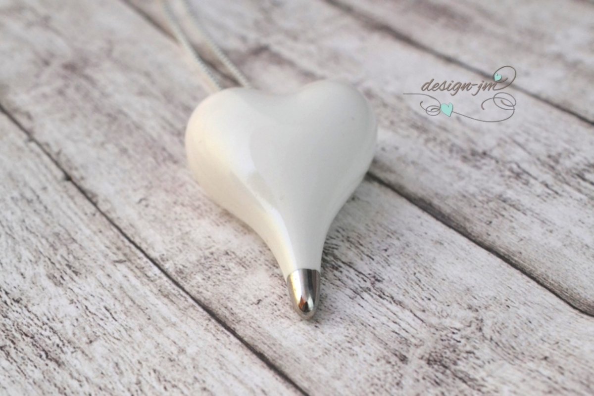 Buclaté se stříbrnou špičkou